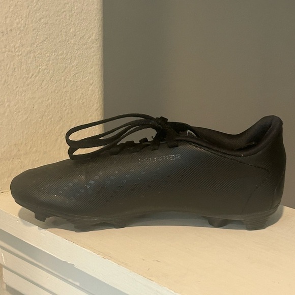 Adidas Predator Accuracy.4 Soccer Cleats HQ0950 Youth Size 1 Black - Picture 3 of 11